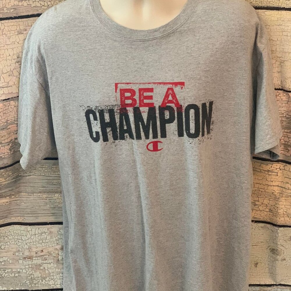 Gently Used Men's Light Grey Short-Sleeve Champion T-Shirt Size XL